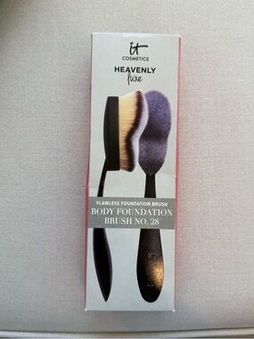 It Cosmetics Heavenly Luxe Body Foundation Brush No. 28